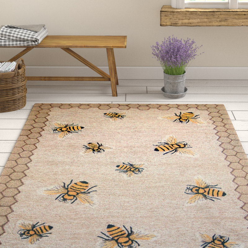 August Grove Calderon Bee HandTufted Natural Indoor/Outdoor